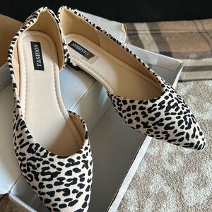 Leopard Print Pointed Toe Flats - Black & Cream